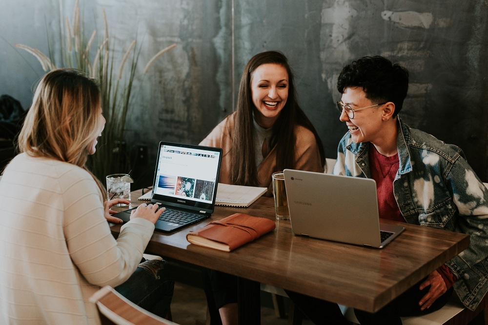 Workplace Mentoring Programs: Importance & Benefits